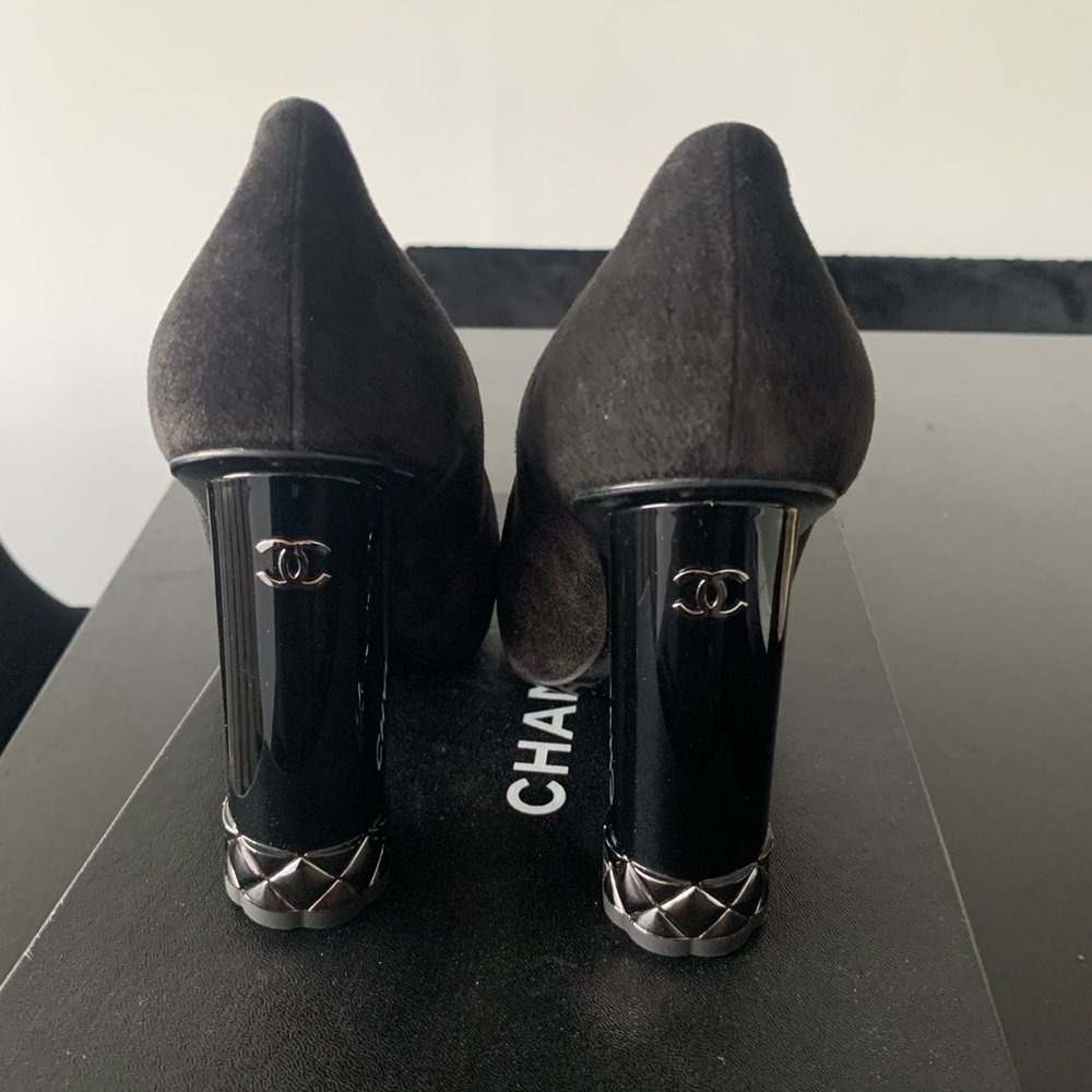 NWB Chanel suede calfskin black size 38